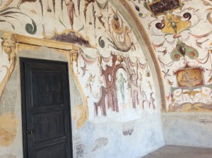 Painting on the walls of one of the rooms in the Castello di Torrechiara.