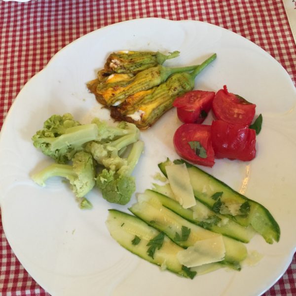 And the lunch: squash flowers stuffed with ricotta, tomatoes, zucchini, and broccoli 