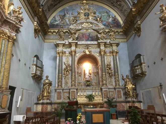 Basilica and altar of the Church of Saint Mary over Minerva (Santa Maria soppra Minerva)