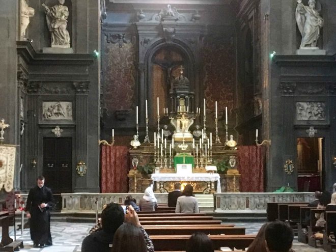 Altar in the Chiesa dei Santi Michele e Gaetano