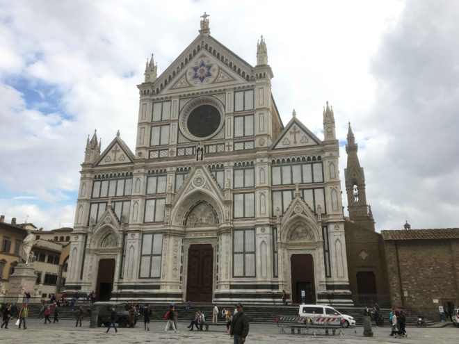 The front facade of the Church of Santa Croce.