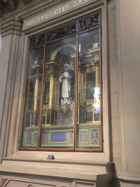 Depiction of the Virgin Mary along a side wall of the nave.